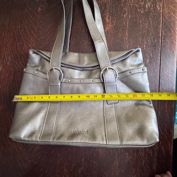Kenneth Cole’s Unlisted large silver metallic leather Tote bag EUC like new - Picture 13 of 16